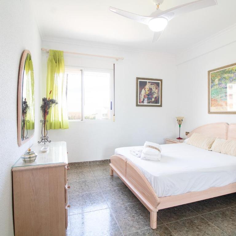 Global Vacacional, Apartamento con terraza y piscina a un paso de la playa - Apartment - 20