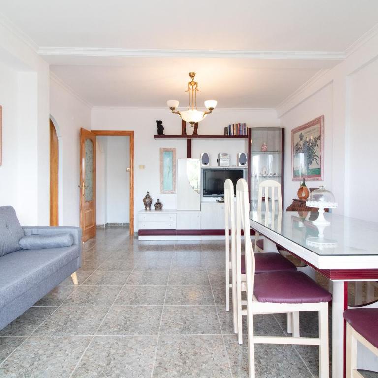 Global Vacacional, Apartamento con terraza y piscina a un paso de la playa - Apartment - 13