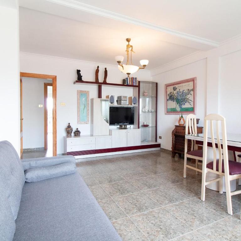 Global Vacacional, Apartamento con terraza y piscina a un paso de la playa - Apartment - 4