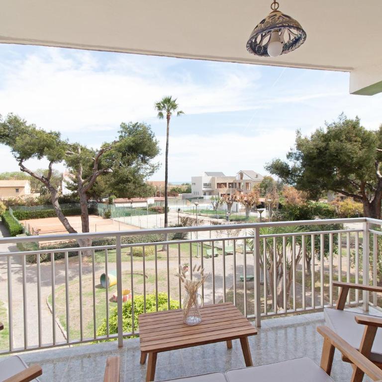 Global Vacacional, Apartamento con terraza y piscina a un paso de la playa - Apartment - 8