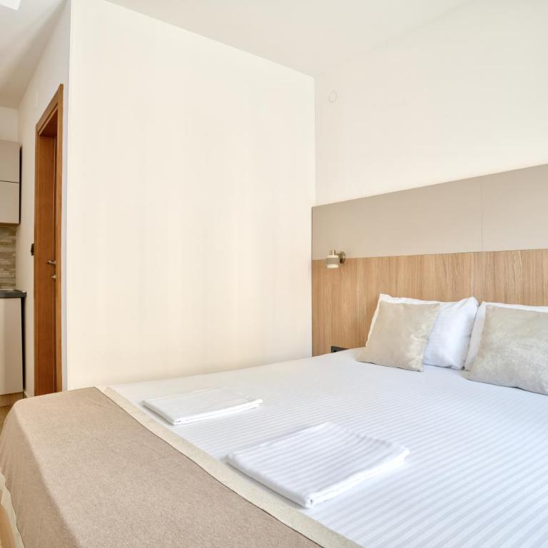Symphony Apartments Street View - Superior Apartment - 1