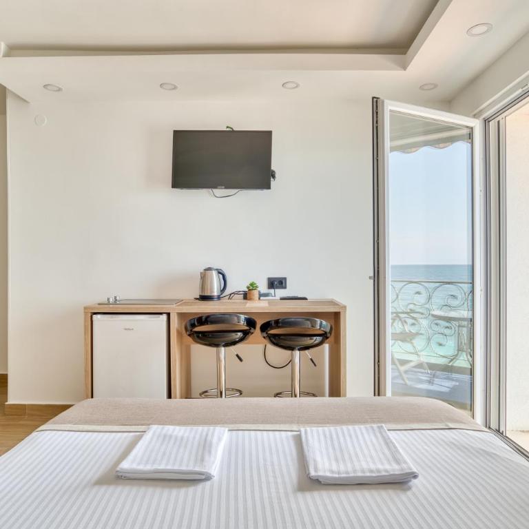 SYMPHONY - One-Bedroom Apartment - 7