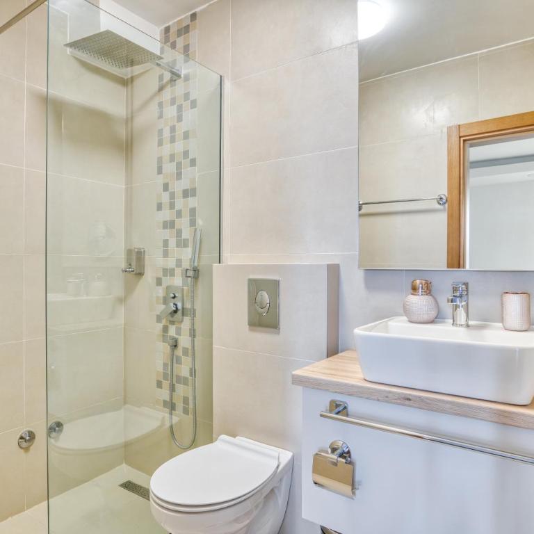 SYMPHONY - One-Bedroom Apartment - 4