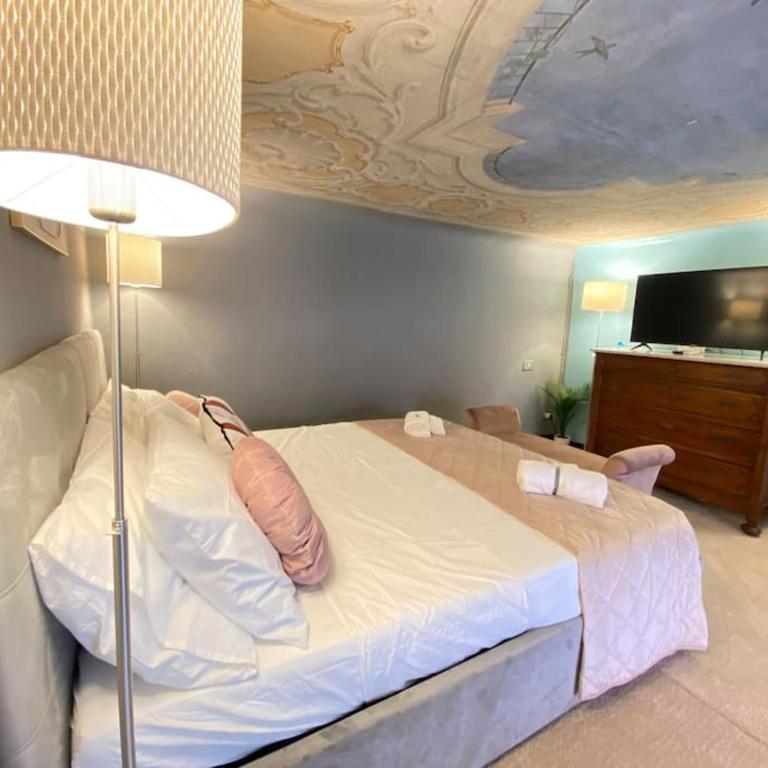 [Duomo a 10 minuti a piedi] + Parking davanti casa - One-Bedroom Apartment - 10