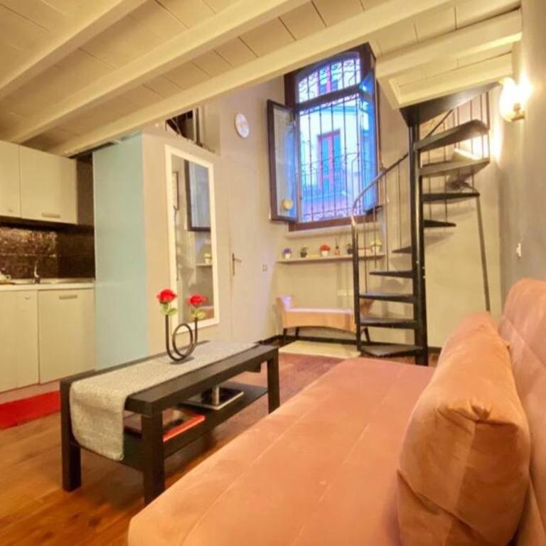 [Duomo a 10 minuti a piedi] + Parking davanti casa - One-Bedroom Apartment - 16