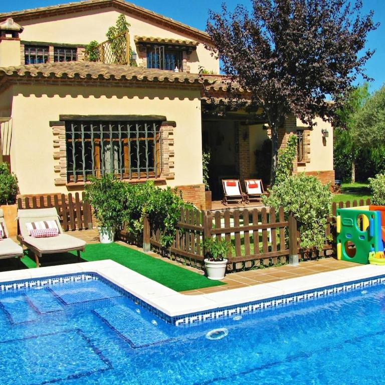 Preciosa villa cerca playa Gran jardín piscina privada vallada y barbacoa Wifi - Villa - 16