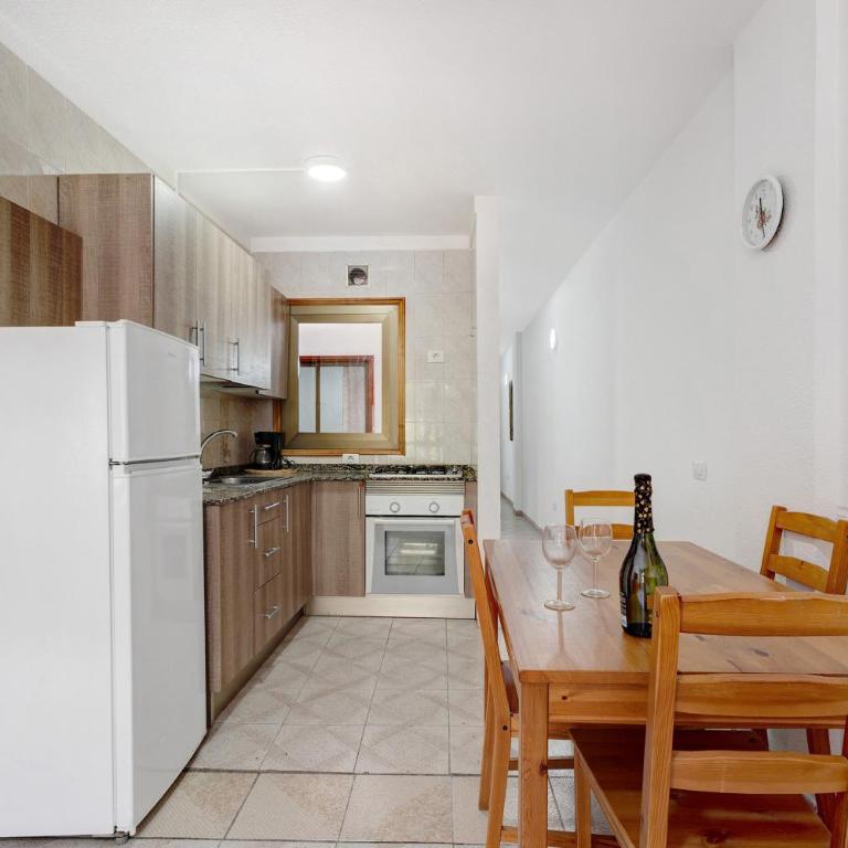 Los Cristianos - Emeterio Center Apartament - 5 min Beach - Apartamento - 7
