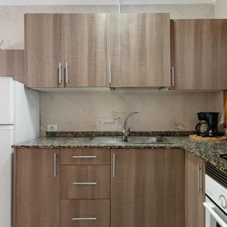 Los Cristianos - Emeterio Center Apartament - 5 min Beach - Apartamento - 8