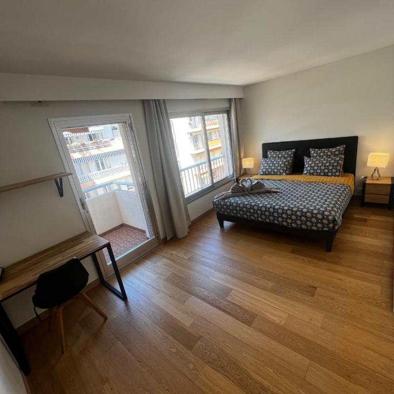 Top-of-range appartment of 90m2 & 20m2 of sunny terrace, 2min from sea - Appartement 2 Chambres - 2