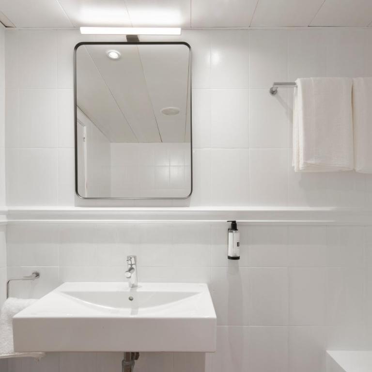 H Regas Adults Only - Standard Double Room with free Parking - 5