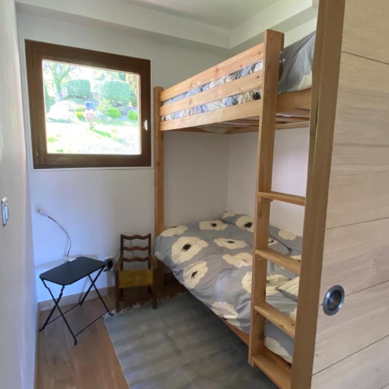 Appartement au calme avec vue sur les montagnes. - Apartment mit 2 Schlafzimmern - 9