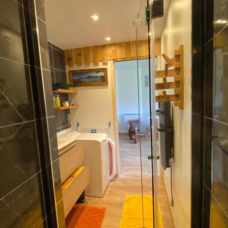 Appartement au calme avec vue sur les montagnes. - Apartment mit 2 Schlafzimmern - 10