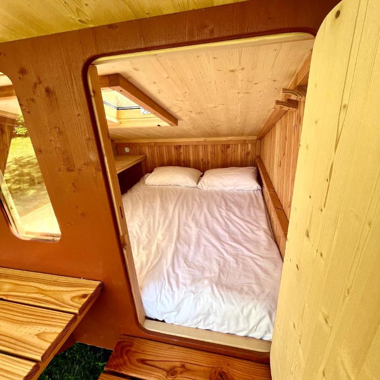 Camping des Gayeulles - Hütte (2 Erwachsene) ohne Küche und Sanitäreinrichtung - 7