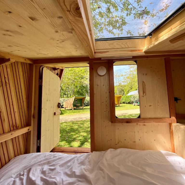 Camping des Gayeulles - Hütte (2 Erwachsene) ohne Küche und Sanitäreinrichtung - 6