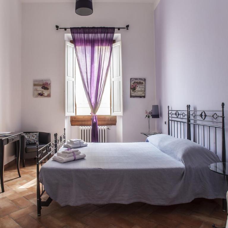 Chez Moi B&B - Double or Twin Room with Private External Bathroom - 1