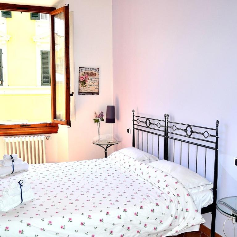 Chez Moi B&B - Double or Twin Room with Private External Bathroom - 2