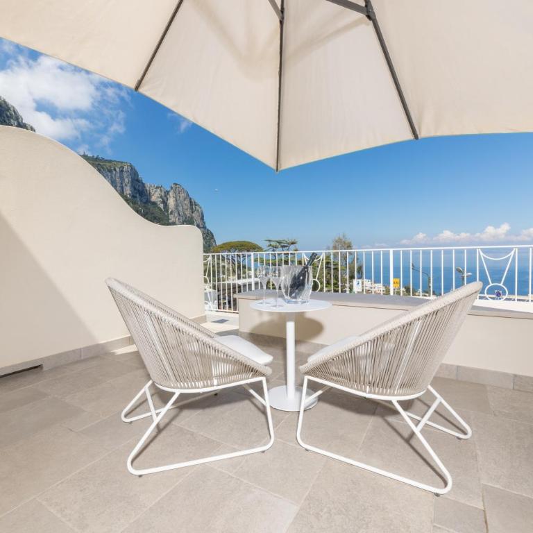 Casa Dani Capri - Camera Matrimoniale Deluxe con Balcone e Vista Mare - 2
