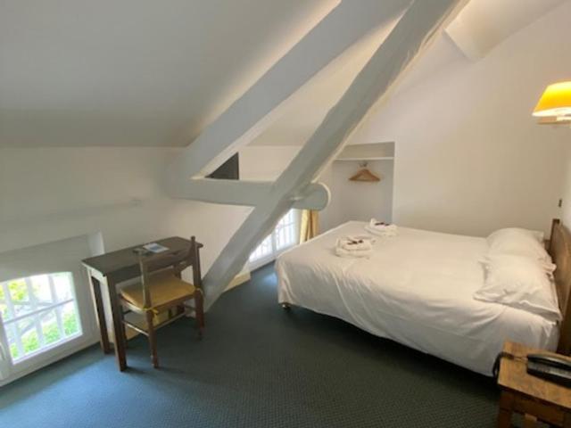 HOTEL ST SEBASTIEN - Chambre Double - Vue sur Montagne - 3