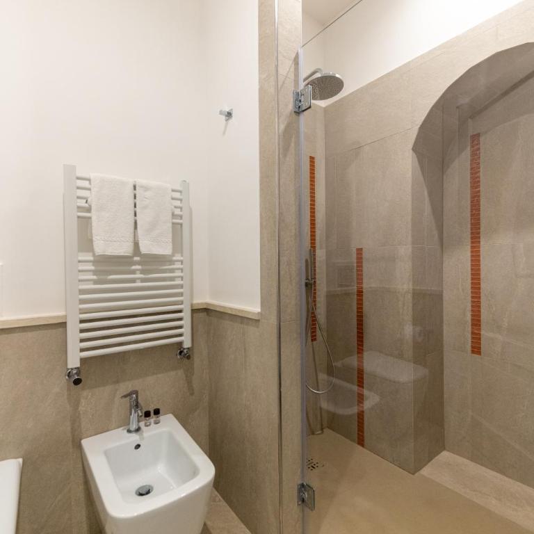 Casa Dani Capri - Camera Matrimoniale Deluxe con Balcone e Vista Mare - 9