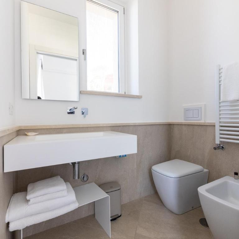 Casa Dani Capri - Camera Matrimoniale Deluxe con Balcone e Vista Mare - 8