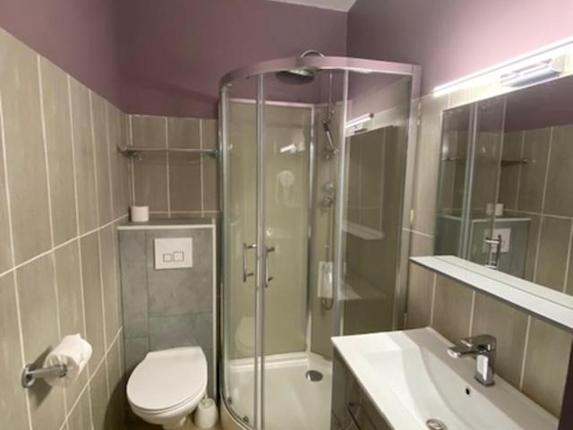 HOTEL ST SEBASTIEN - Chambre Double - Vue sur Piscine - 1