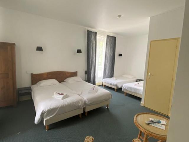 HOTEL ST SEBASTIEN - Chambre Quadruple - Vue sur Montagnes - 2