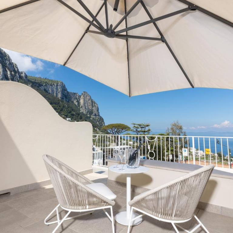 Casa Dani Capri - Camera Matrimoniale Deluxe con Balcone e Vista Mare - 6