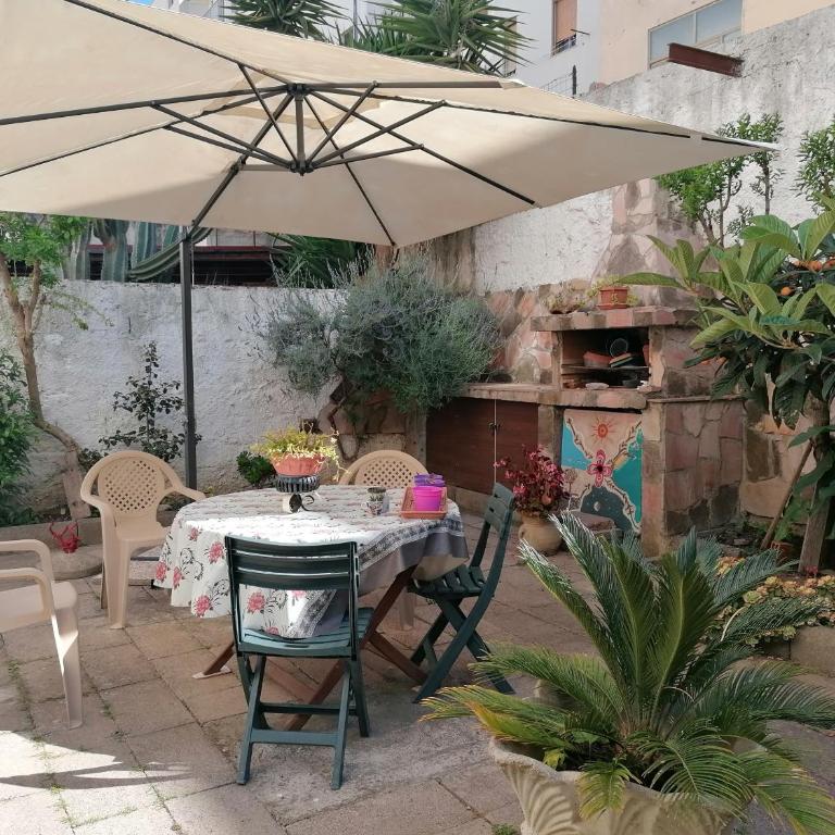 B&B Il Giardinetto Alghero - Camera Matrimoniale con Bagno Privato - 4