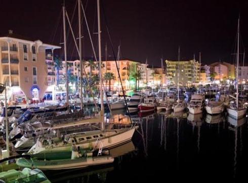CAP HERMES PORT FREJUS VUE MER ET PORT PIEDS DANS L'EAU piscine pkg - Appartamento con 2 Camere da Letto, Balcone e Vista mare - 15
