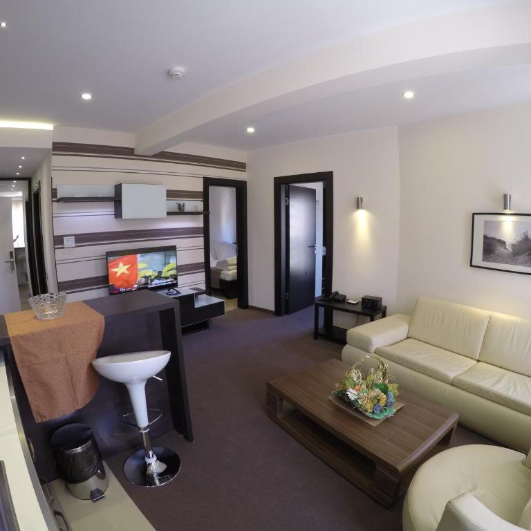 Apartments M Palace - Komfor Apartman s 2 Spavaće Sobe i Balkonom - 2