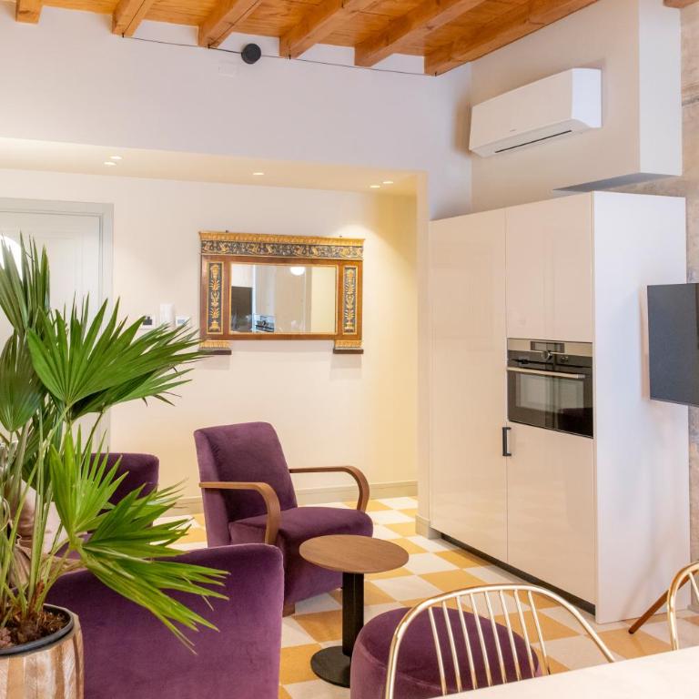Palazzo Scappi Gardi Luxury Apartments - Two-Bedroom Apartment - 2