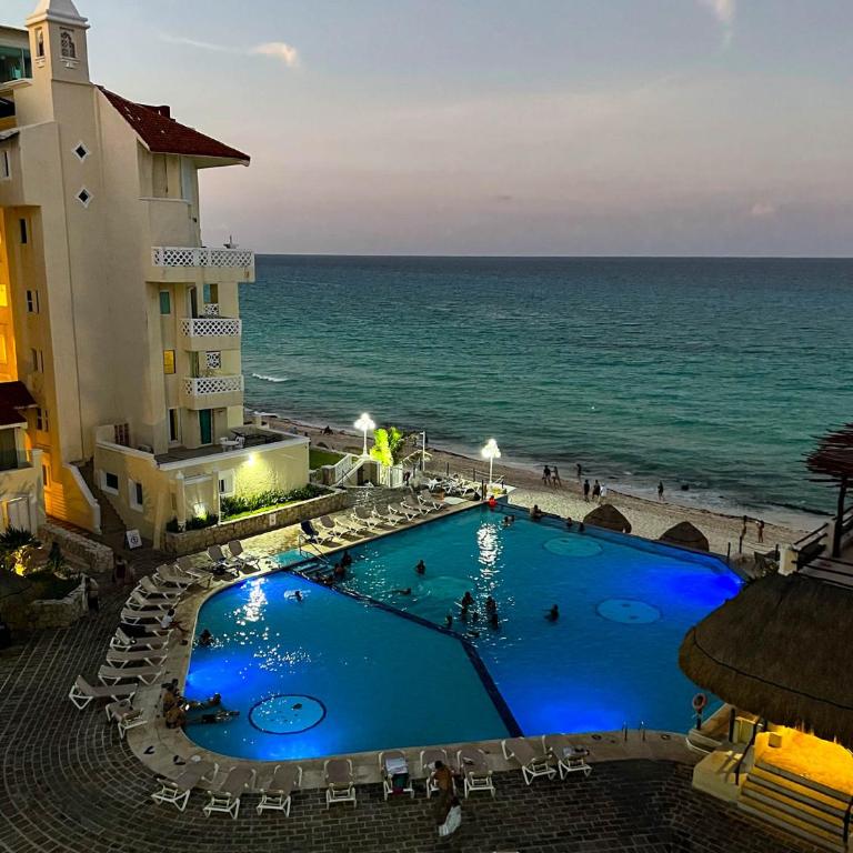 Beachside Apartments Cancun - Studio Apartment with Sea View - 14