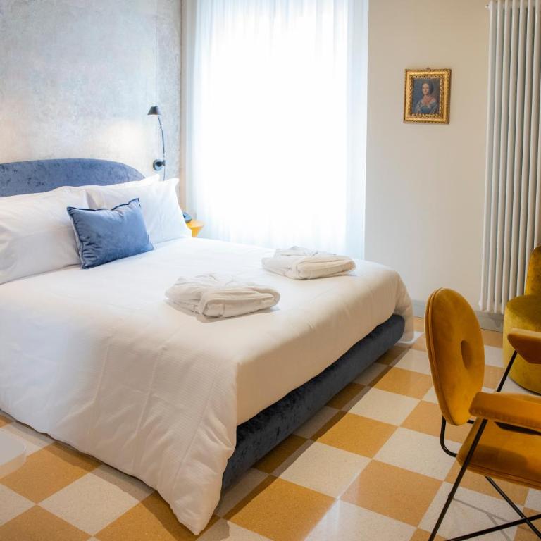 Palazzo Scappi Gardi Luxury Apartments - Two-Bedroom Apartment - 9