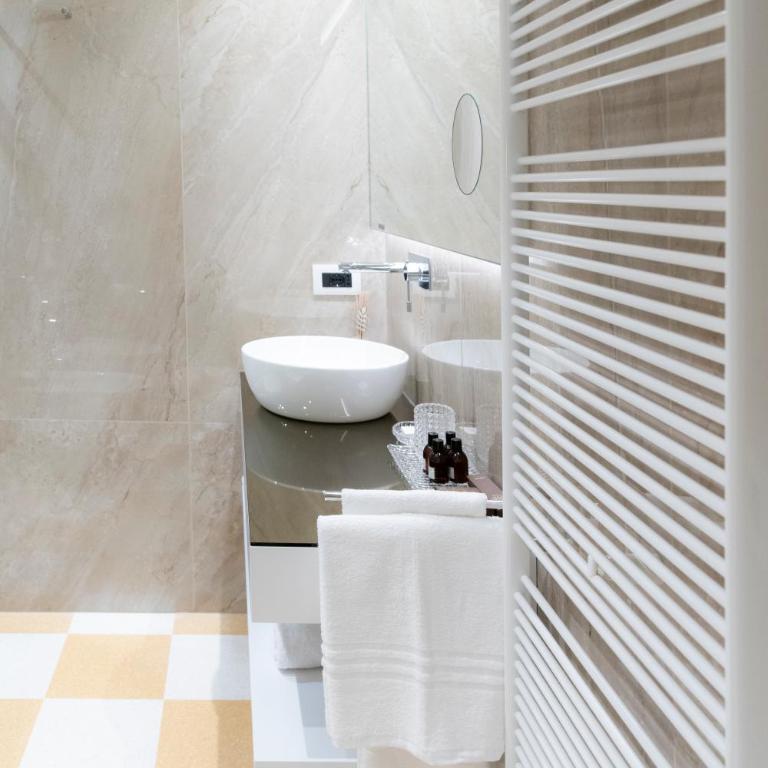 Palazzo Scappi Gardi Luxury Apartments - Two-Bedroom Apartment - 7