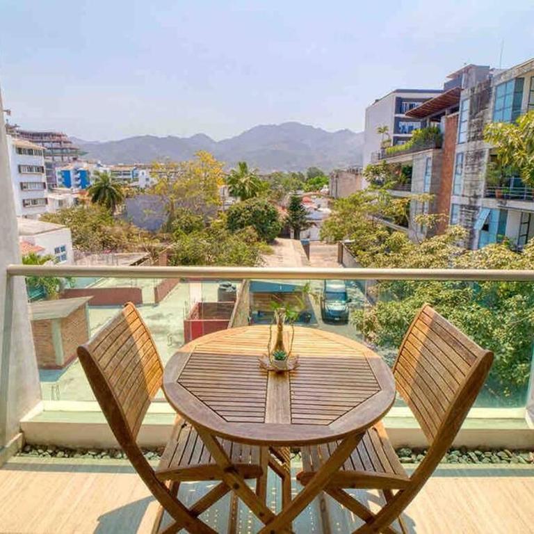 2 bd Loft in Versalles, Walk to the Beach! - Two-Bedroom Apartment - 1
