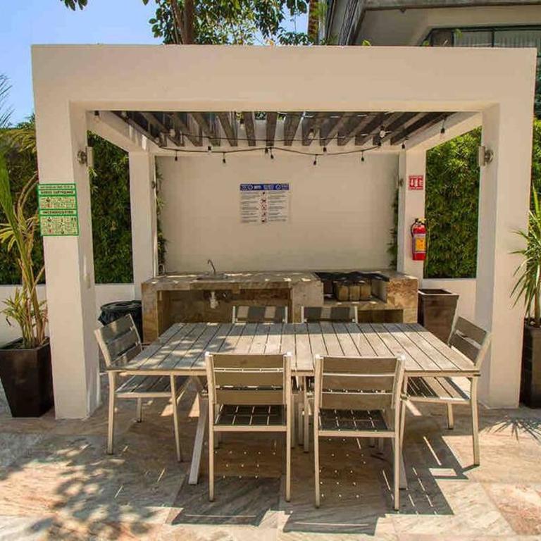 2 bd Loft in Versalles, Walk to the Beach! - Two-Bedroom Apartment - 25