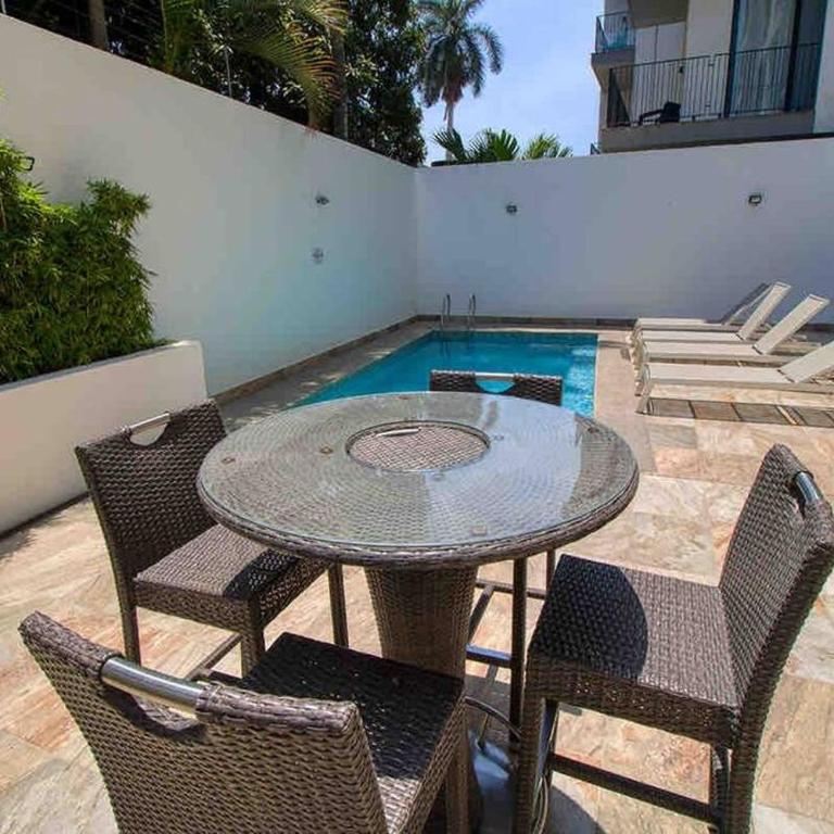 2 bd Loft in Versalles, Walk to the Beach! - Two-Bedroom Apartment - 33