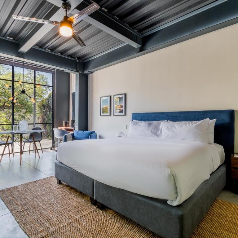 Roma 121 by Wynwood House - Contemporary Loft w/ Fantastic Deco in Roma Norte - 11