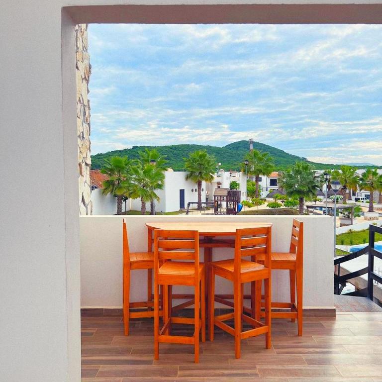 Excelente Casa en Zona de Cerritos en Frente a Alberca - Azul Pacífico I - Four-Bedroom House - 2