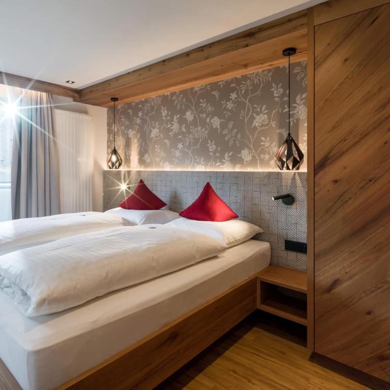 Ferienhof Oblasser - Doppelzimmer mit Gartenblick - 16