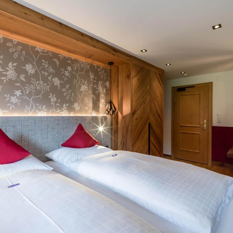 Ferienhof Oblasser - Doppelzimmer mit Gartenblick - 27