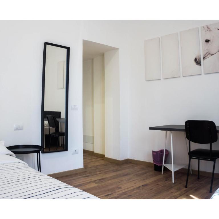 Cosmo GuestHouse - Camera Tripla con Bagno Privato - 6