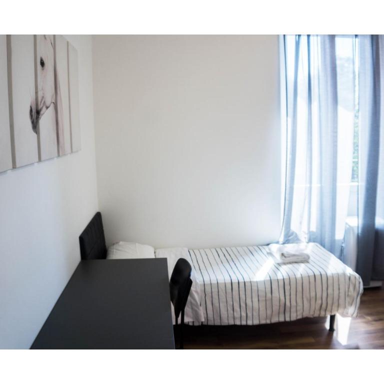 Cosmo GuestHouse - Camera Tripla con Bagno Privato - 5