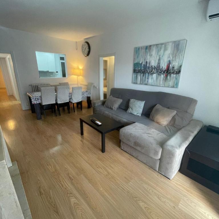 Family-Friendly Home in Central Barcelona 4BDR - Apartment - 5