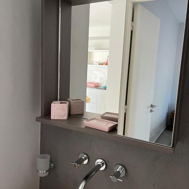 Depto del Bosque, 4 personas, patio, cochera cubierta ,parrilla - One-Bedroom Apartment - 30