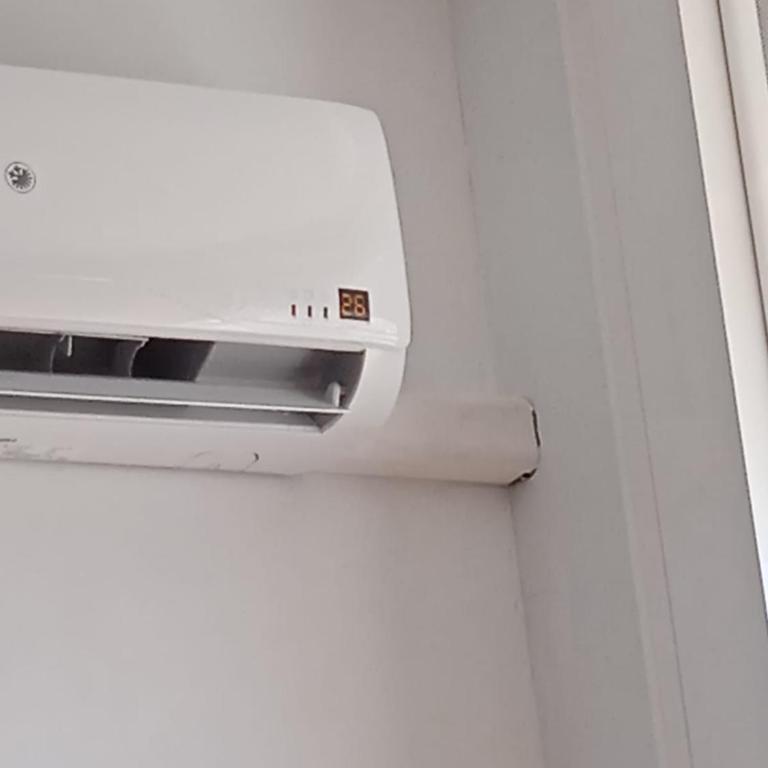 ESTUDIO LOFT en el Centro para 4 Personas Cama doble y sofá nuevo de cama doble Check in a partir de las 15 pm o antes si estuviera libre Con wifi Grandes ventanales - Estudio - 28