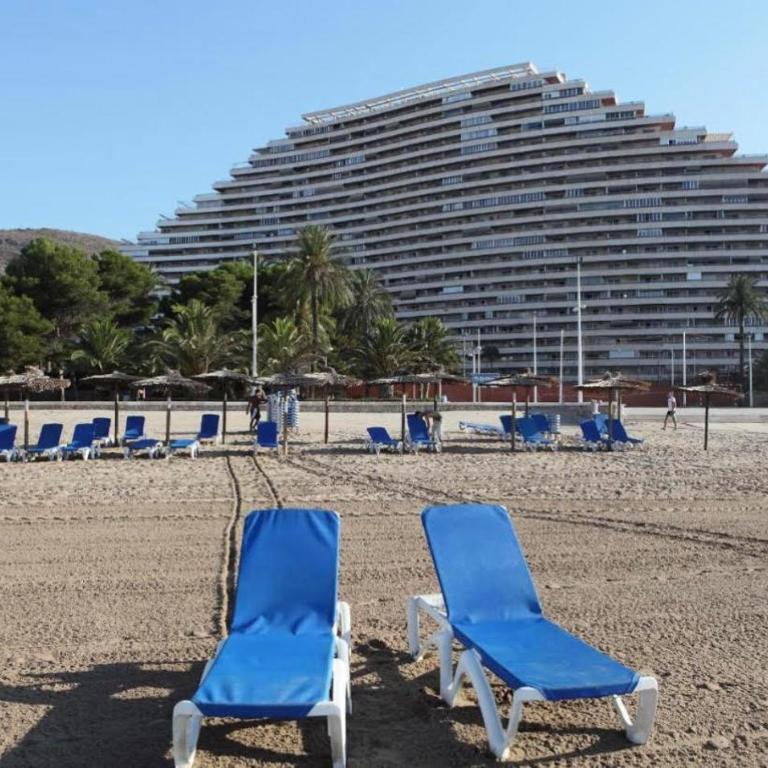 NUEVO, primera linea de playa, con piscina y vistas al mar - Two-Bedroom Apartment - 50