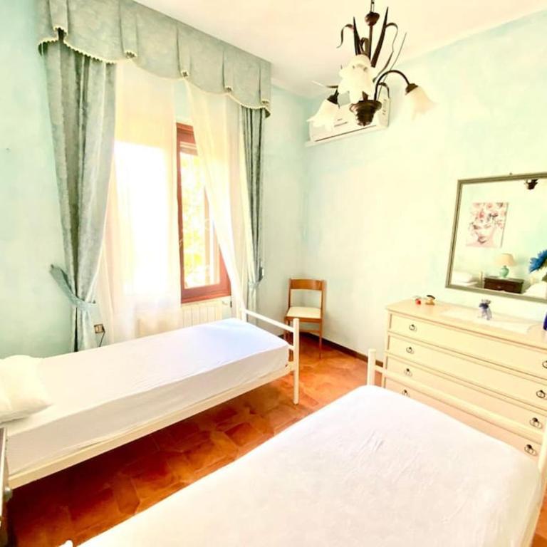 Villa Fiorita - Three-Bedroom Apartment - 11