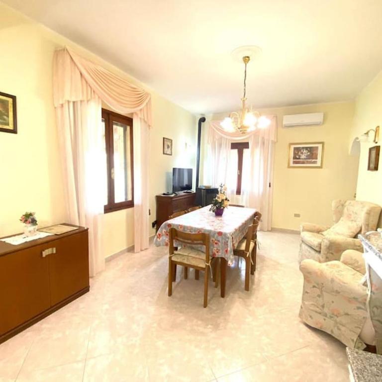 Villa Fiorita - Three-Bedroom Apartment - 15
