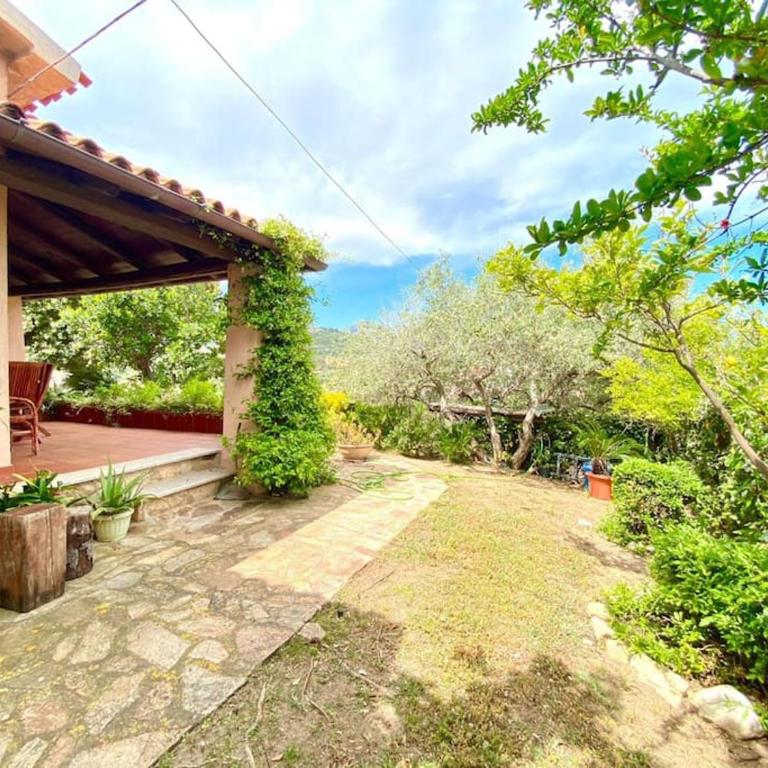 Villa Fiorita - Three-Bedroom Apartment - 16
